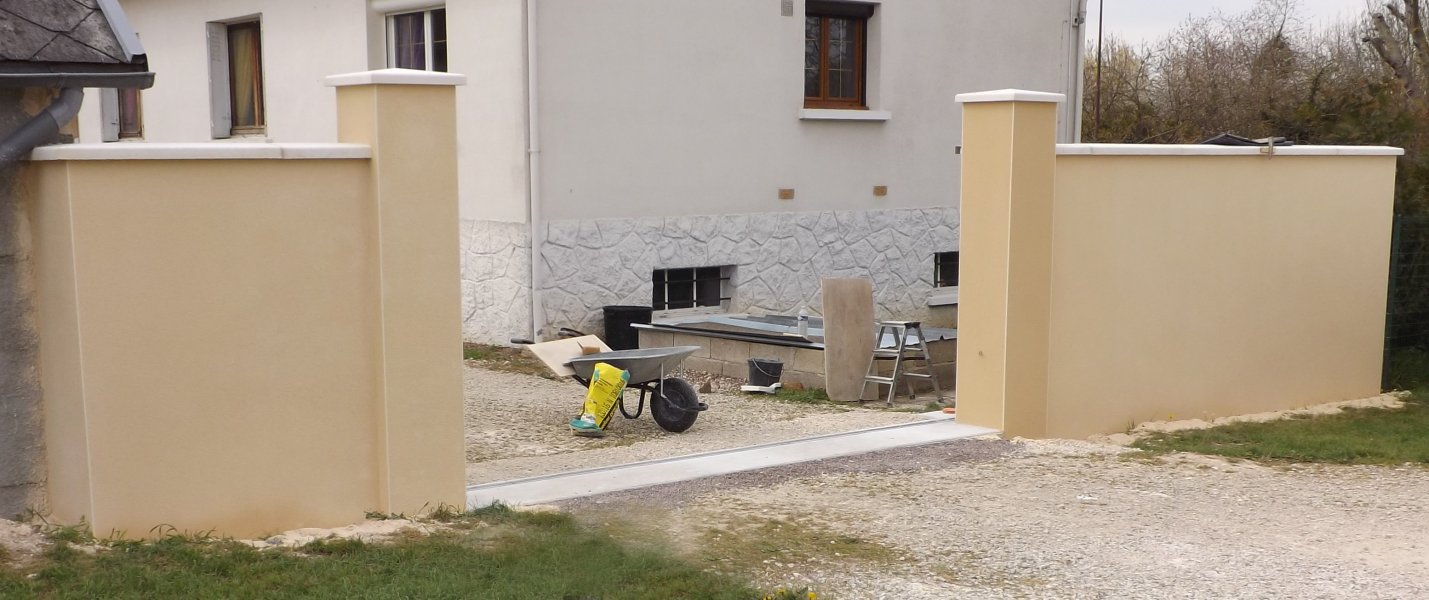 Mur de clôture pour portail coulissant (Enduits)